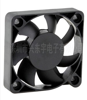 微型風(fēng)機廠家?guī)窇浤羌尤诵牡倪^去！