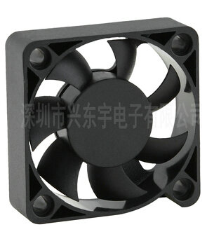 舞臺燈光散熱風扇不僅是舞臺燈光壽命的延長者，更能保護自己